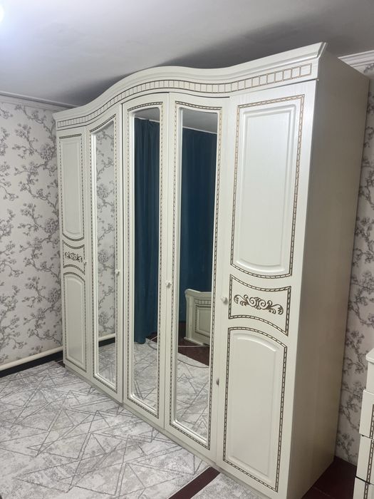 Спальный гарнитур