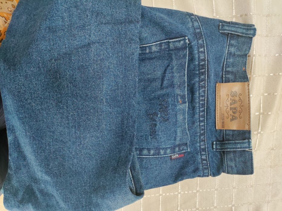 Vând blugi bărbătești,nepurtati mărime mare,marca SAPA