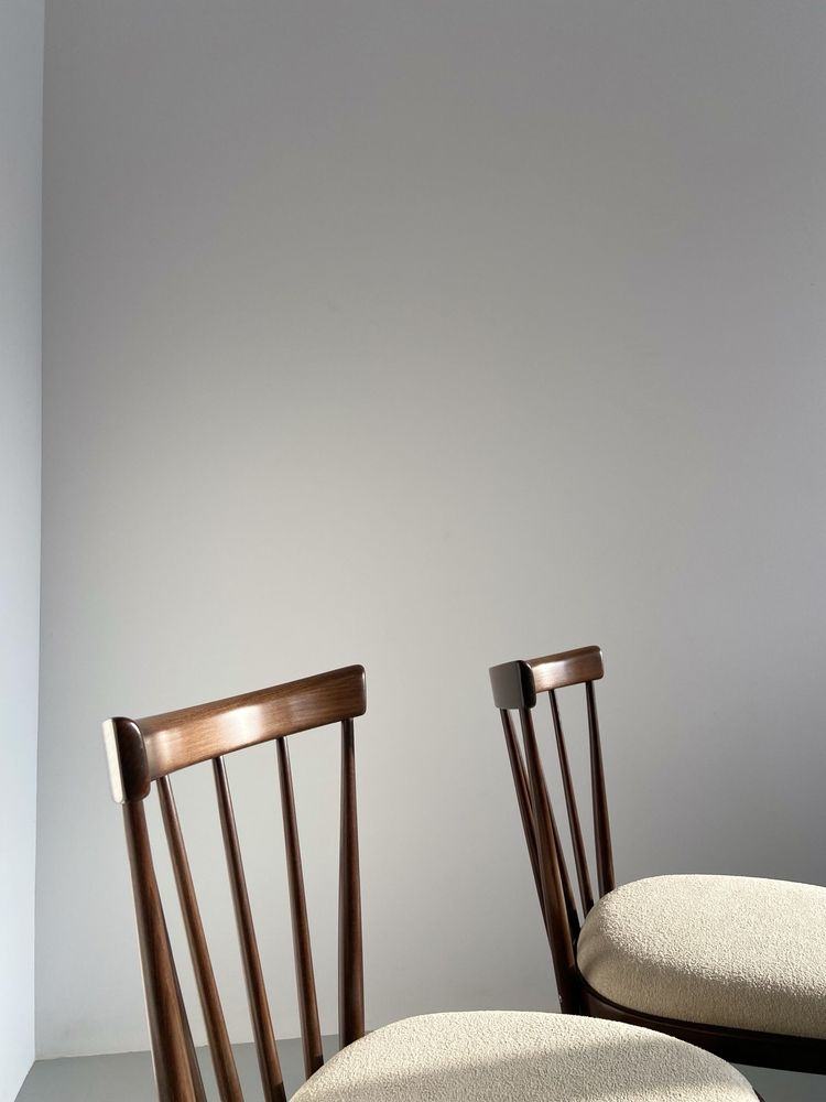 Отреставрированные стулья(дизайнер Антонин Шуман)
