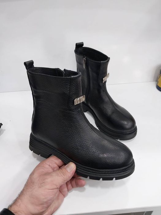 Продам коженные женские сапоги турецкого производства новые модные