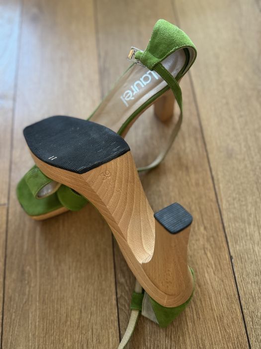 Зелени обувки на висок ток