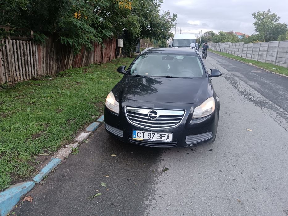 Vând Opel Insignia