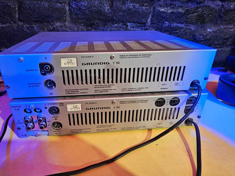 Linie Grundig T-30 V-30 tuner + statie 2x30W