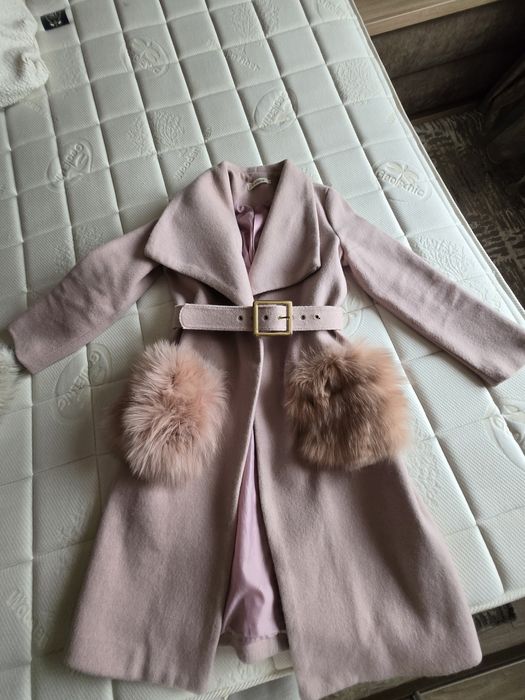 Дамско палто в пепел от рози с естествен косъм