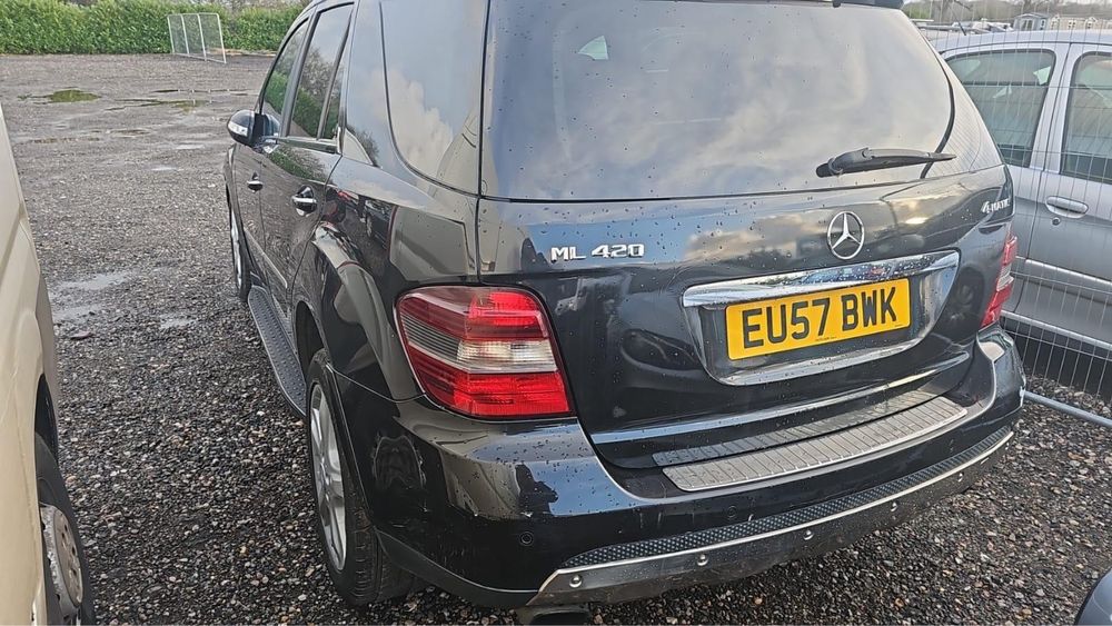 Mercedes-Benz ML 420 на Въздух на части