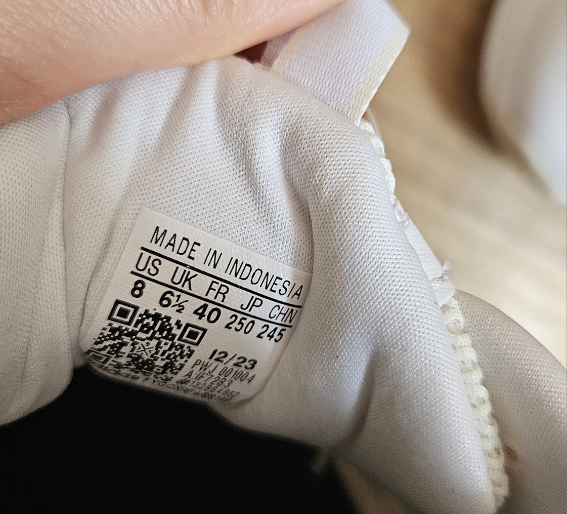 Маратонки Adidas AlphaEdge+