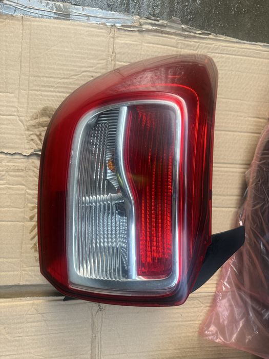 Vand stop stanga Dacia Logan 2013/2016