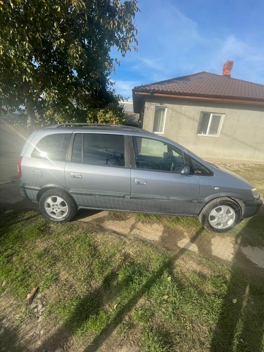 Opel Zafira 7 locuri