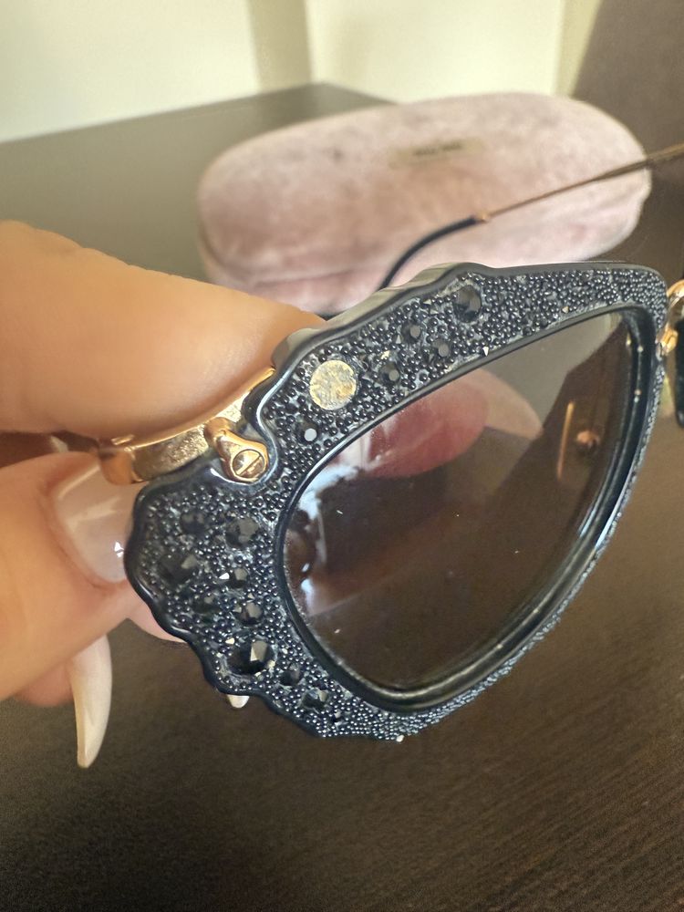 Слънчеви очила на Jimmy Choo, Bulgari, Givenchy, Miu miu!