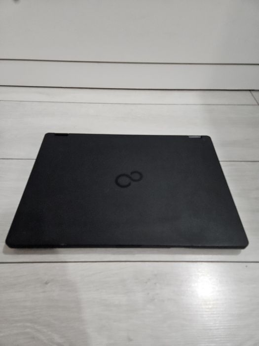 Fujitsu Lifebook U747