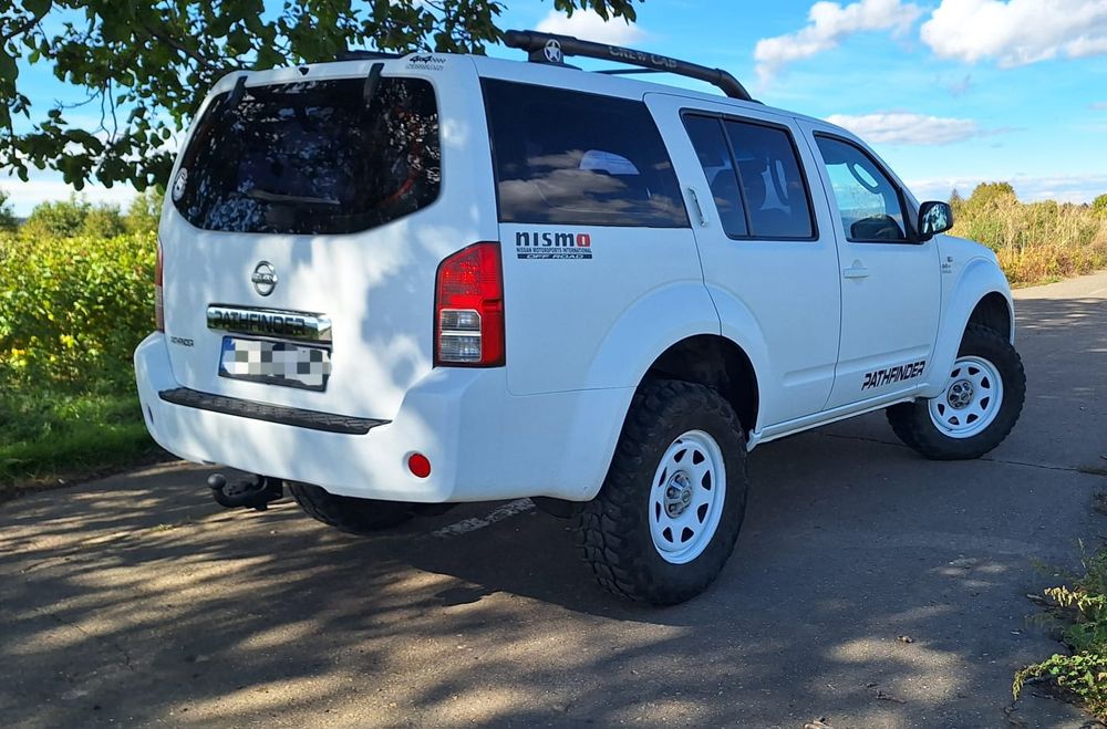 Nissan Pathfinder 4x4 pregătit pt teren