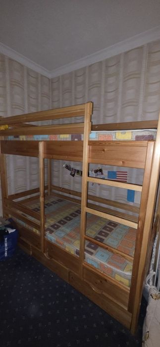 Детская 2-х ярусная кровать деревянная.