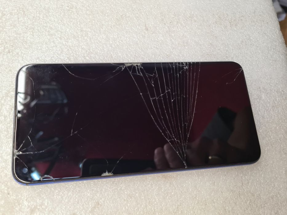 Huawei nova 5T 100%работеш лош външен вид