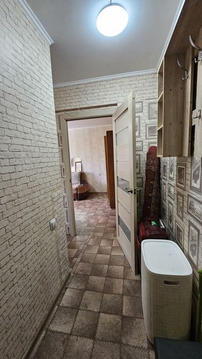 Продам комнатную квартиру на Аблакетке