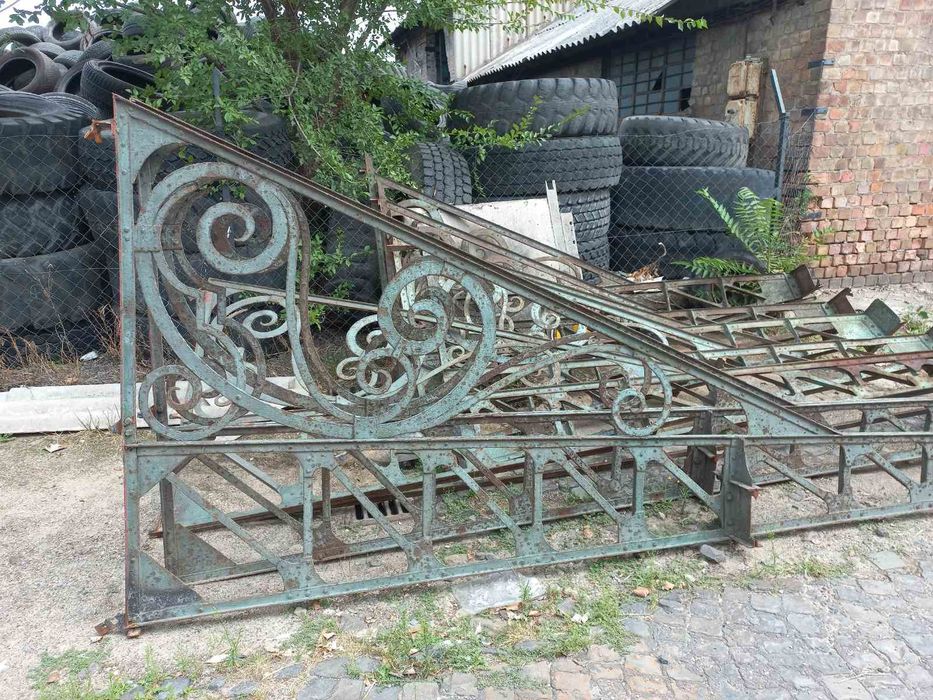 Element copertina fier forjat nituit-antic