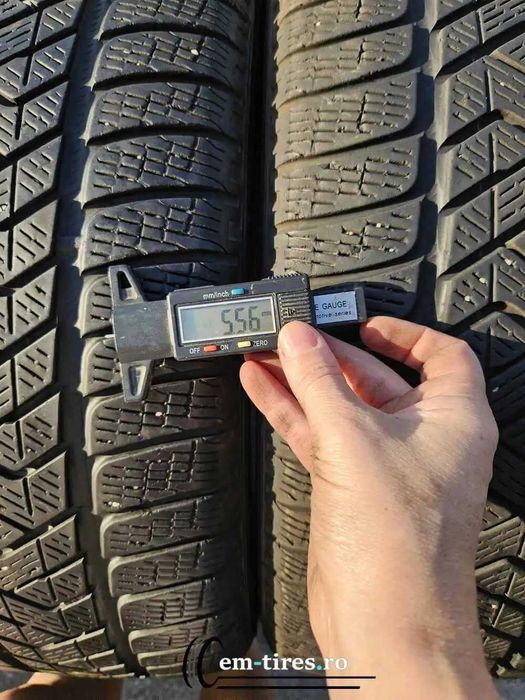 SET 4 Anvelope Iarna 235/65 R17 PIRELLI Scorpion Winter 108H