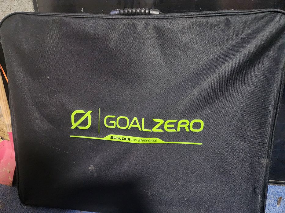 Generator solar Goal zero yeti 1400 lithium + 2 panouri solare 100 w