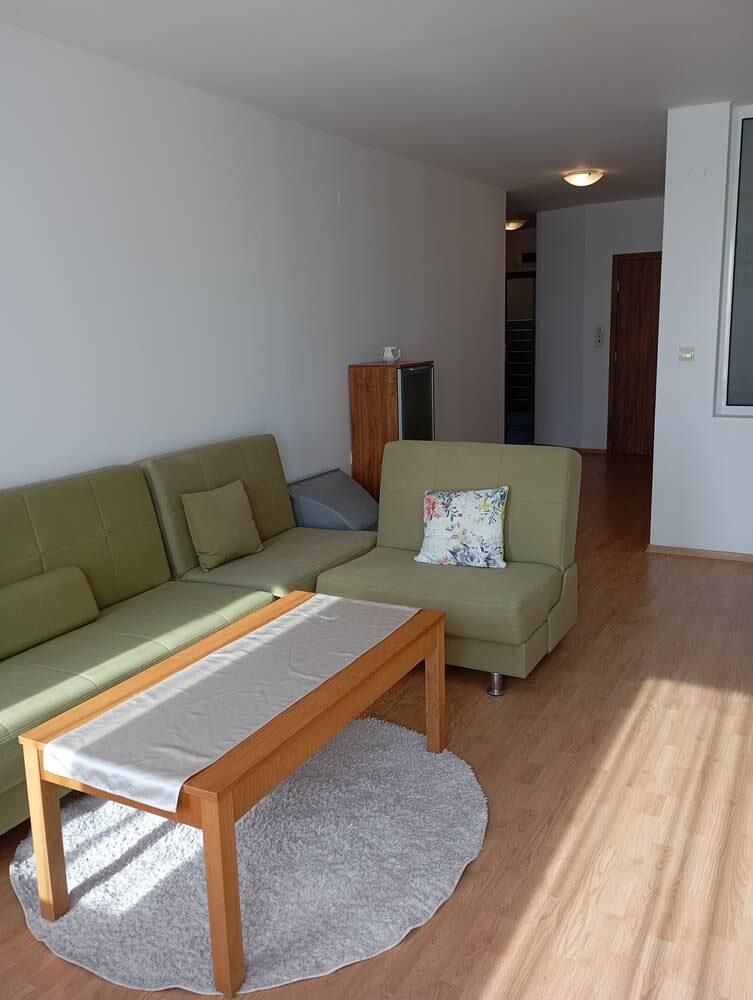 Дава се под наем Двустаен апартамент в Бургас, Сарафово - 90 кв.м за 331.5 € - Снимка #1