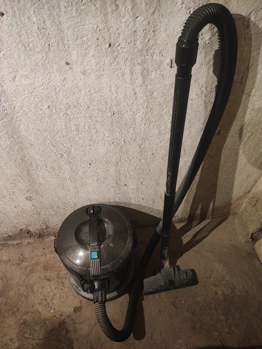 Прахосмукачка DeLonghi XD1000PD