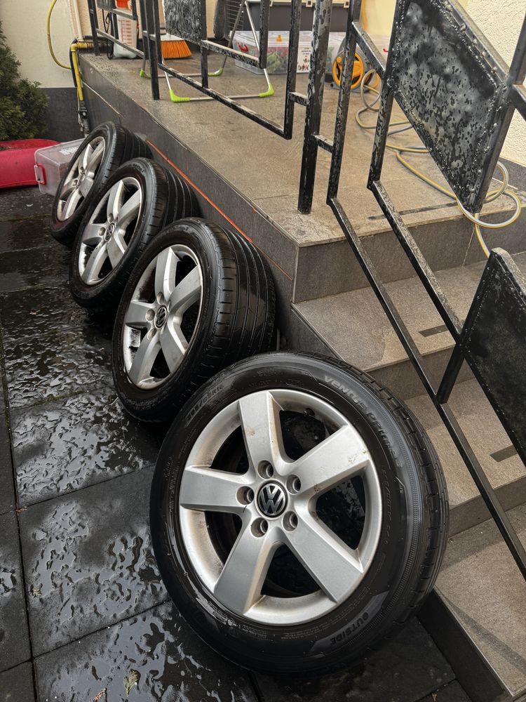 Vand 4 Jante originale Volkswagen cu cauciucuri bune de vara