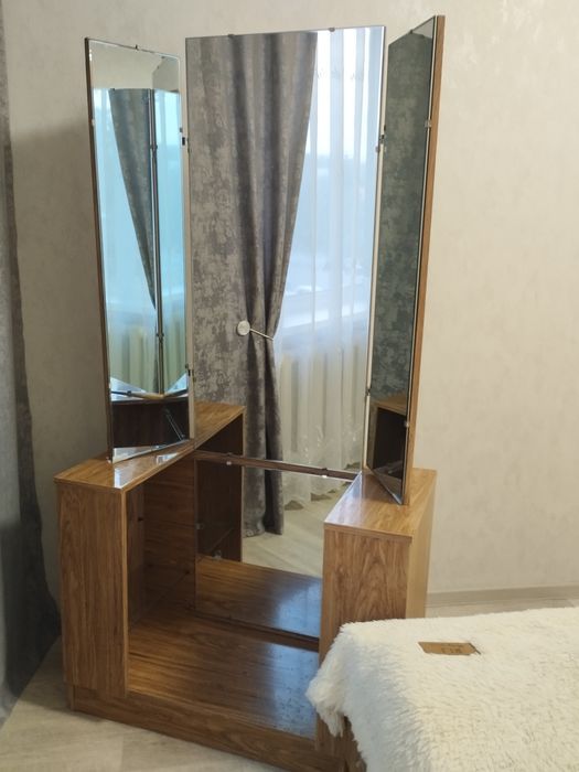 Продам  трельяж в  хорошем состоянии