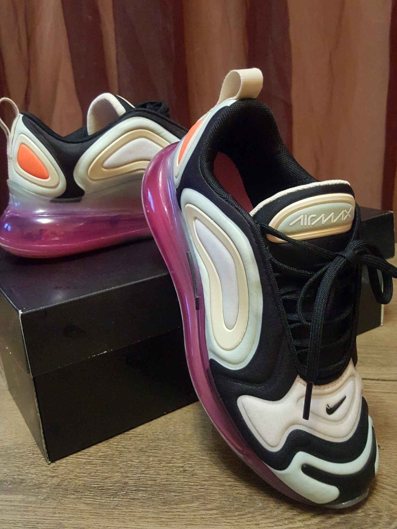 Оригинални маратонки W Nike Air Max 720