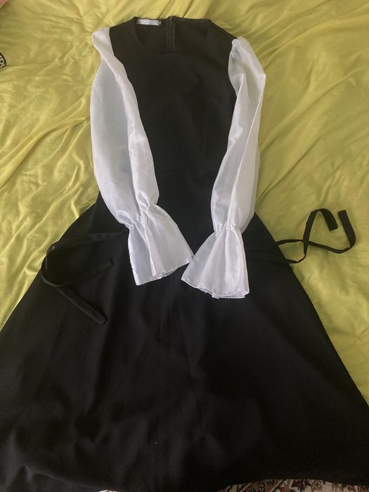 Платье на последний звонок всего один раз носила