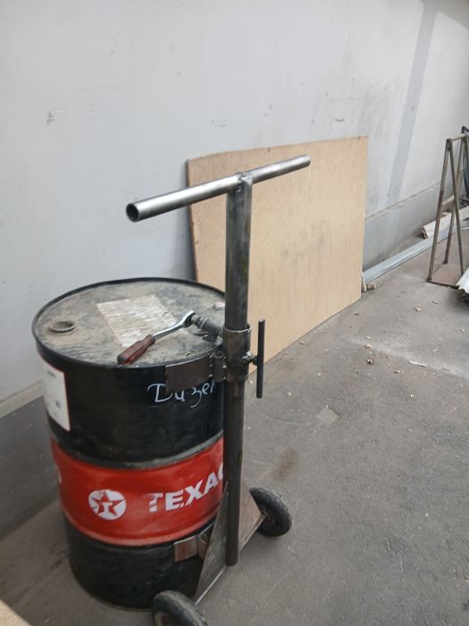 Arava 200lik bochka tashishga moljalangan