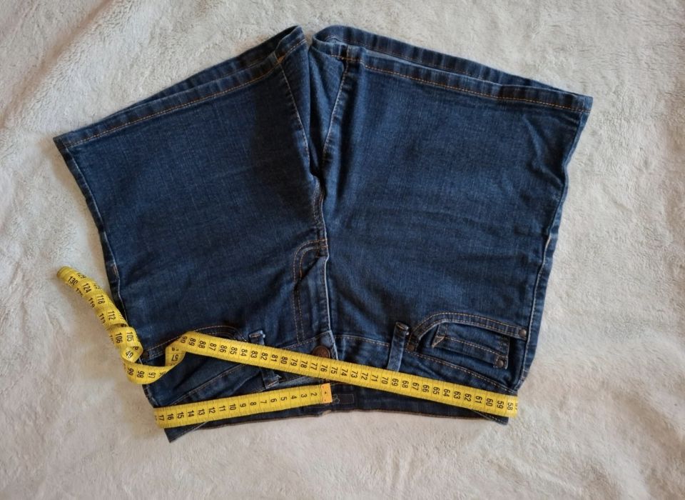 Blugi scurti Jessica Simpson