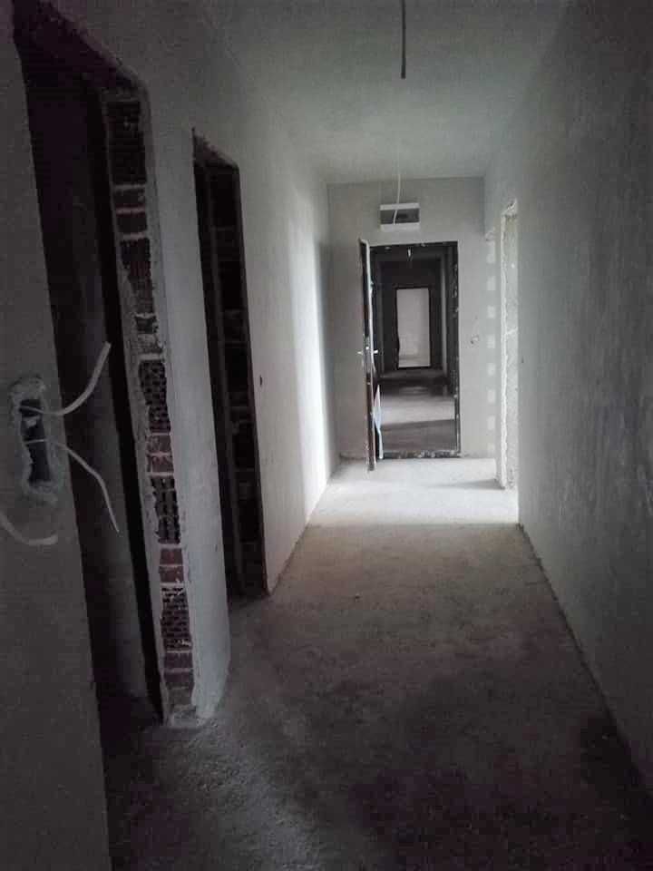 Продава се Четиристаен апартамент в Пловдив, Остромила - 157 кв.м за 1115 €/кв.м - Снимка #11