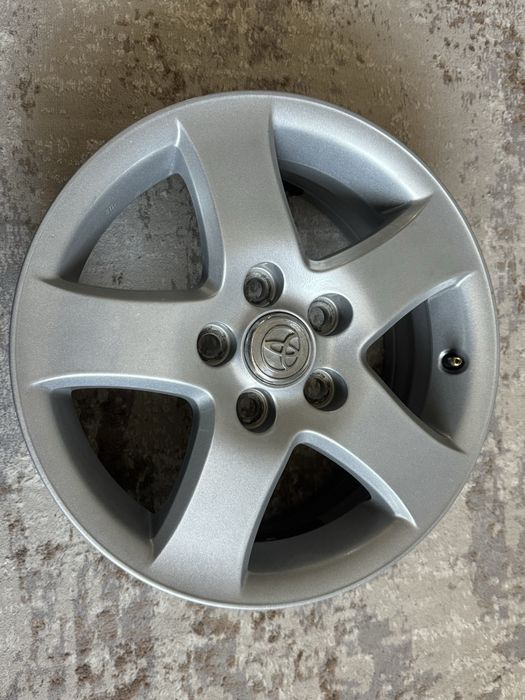 Продам диски от камри 35 оригинал в идеальном состоянии