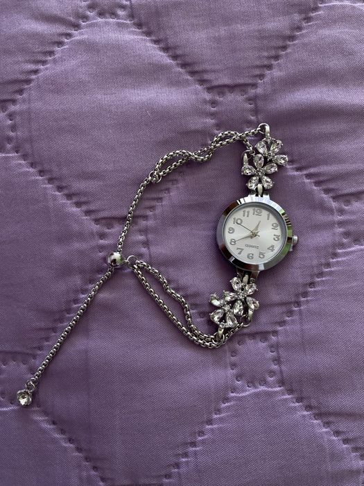 Сребристи гривни