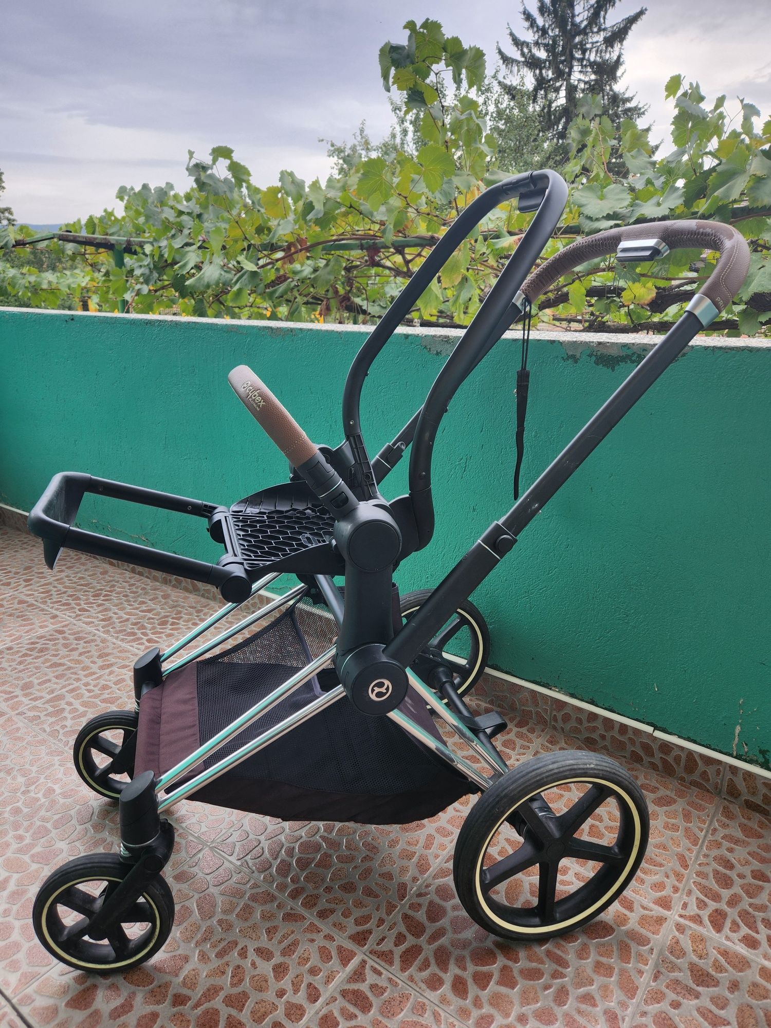 Шаси за количка Cybex Priam Rebellious + седалка