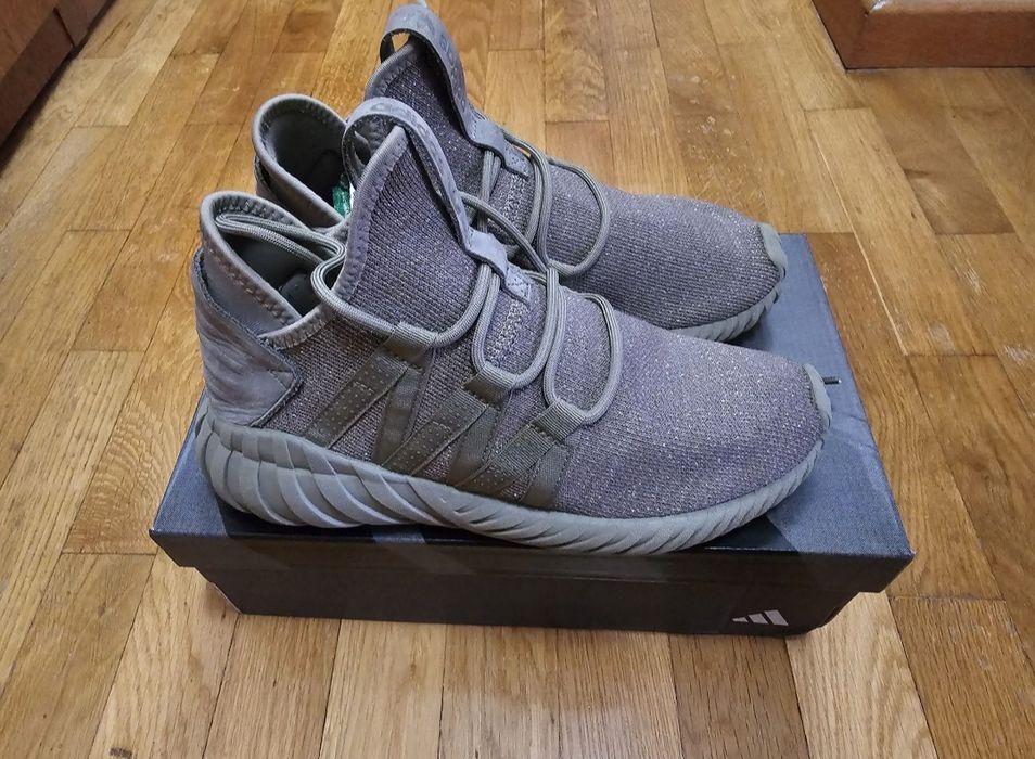 Adidas Tubular  Dawn