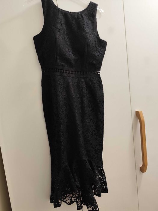 Рокля с дантела .