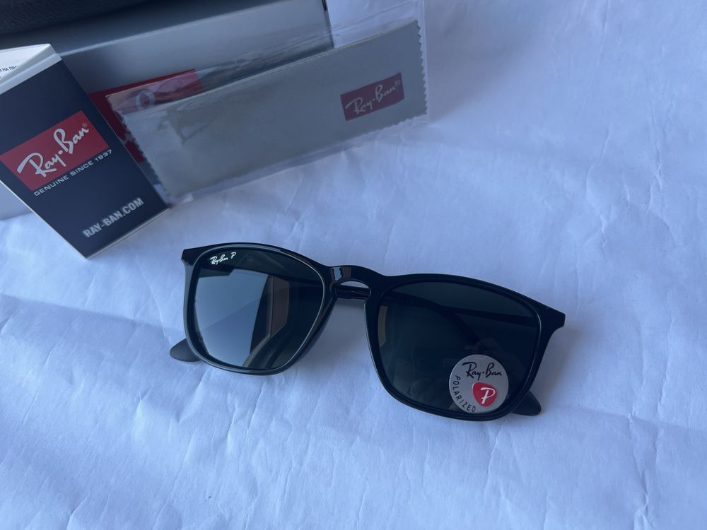 Ochelari de soare RAY BAN 4187 Chris Polarizati Noi
