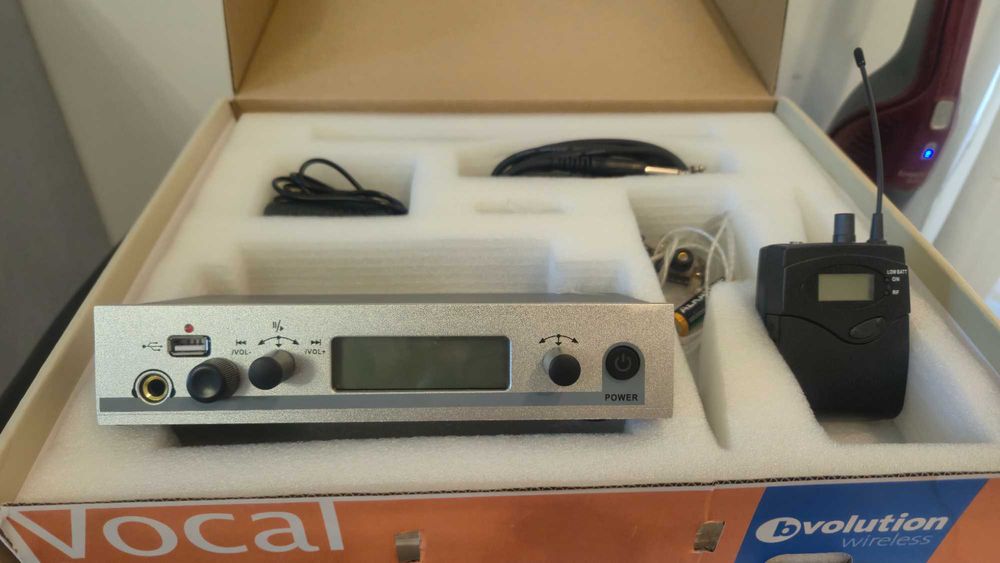 Vând Sistem de monitorizare IN-EAR - casti KZ
