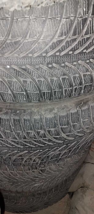 Летни гуми Мишлен, употребявани със 5мм грайфер.
цена за 4-те гуми.