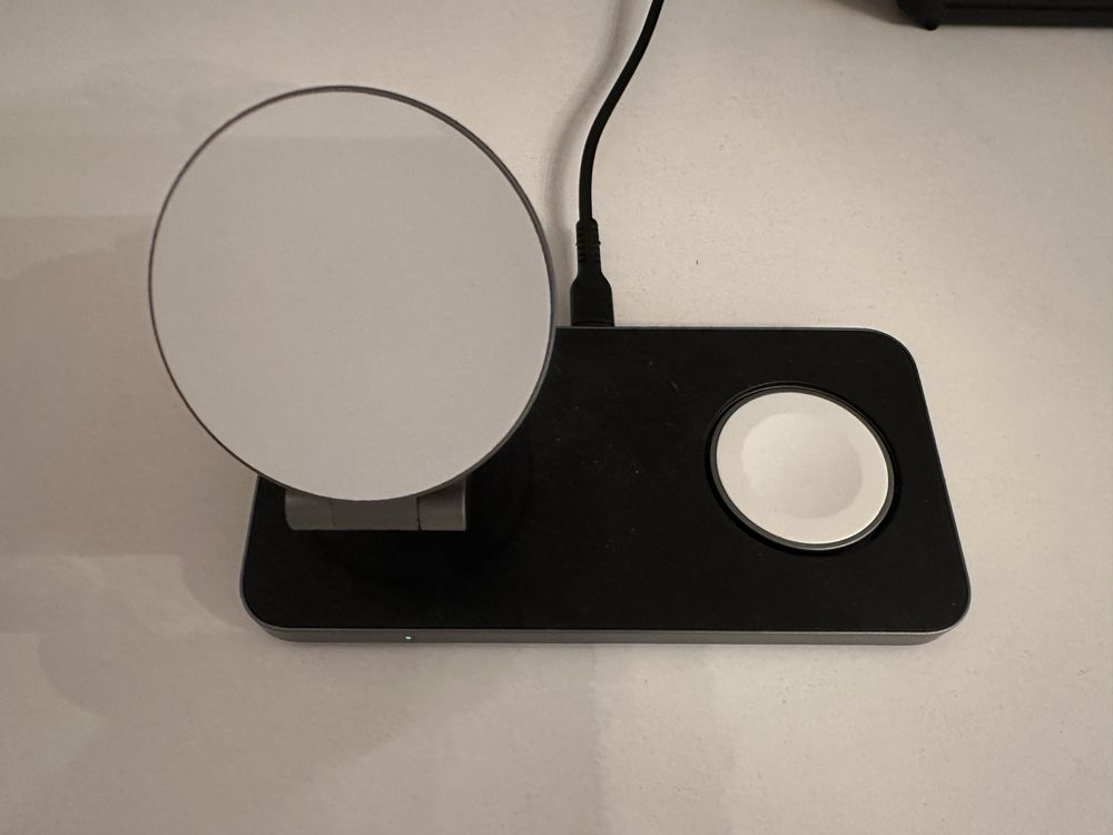 Безжично зарядно докинг за iPhone iWatch AirPods