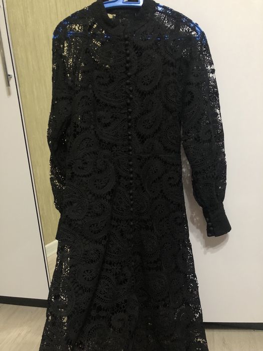 Продам платье кружева