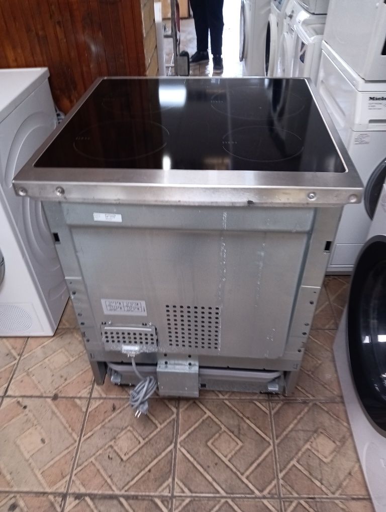 Иноксова печка с индукционни котлони Voss Electrolux 2 години Гаранция