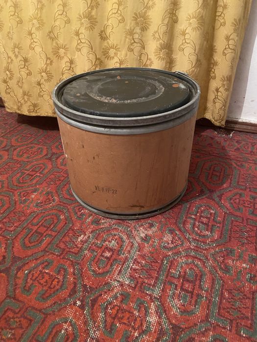 Тара с плотной крышкой и замком