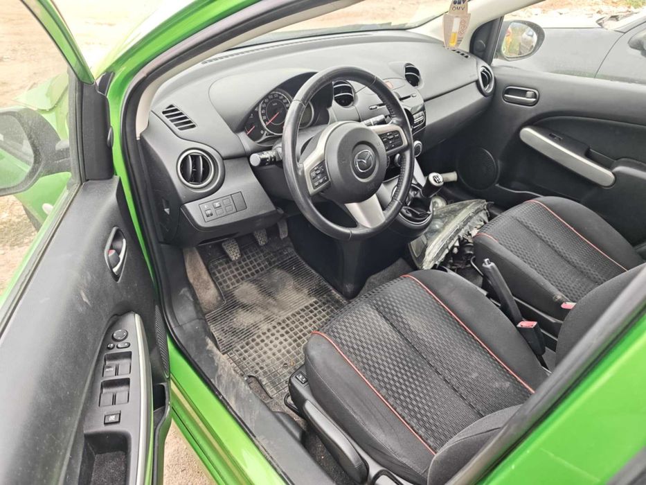 Мазда 2 / Mazda 2 1.5 бензин