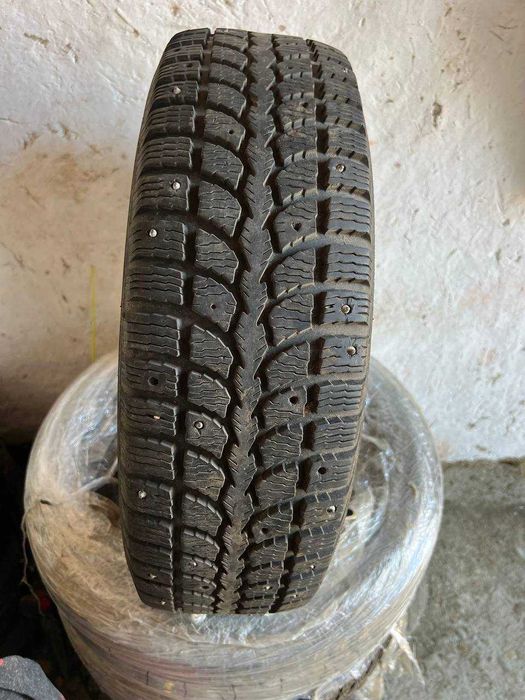 Зимние шины продаются