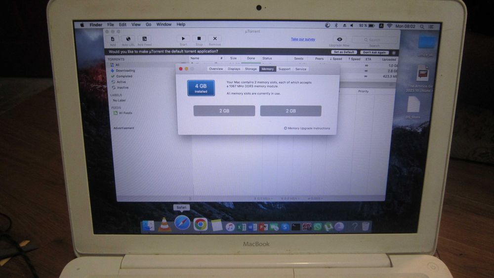 Laptop MacBook. MID 2010