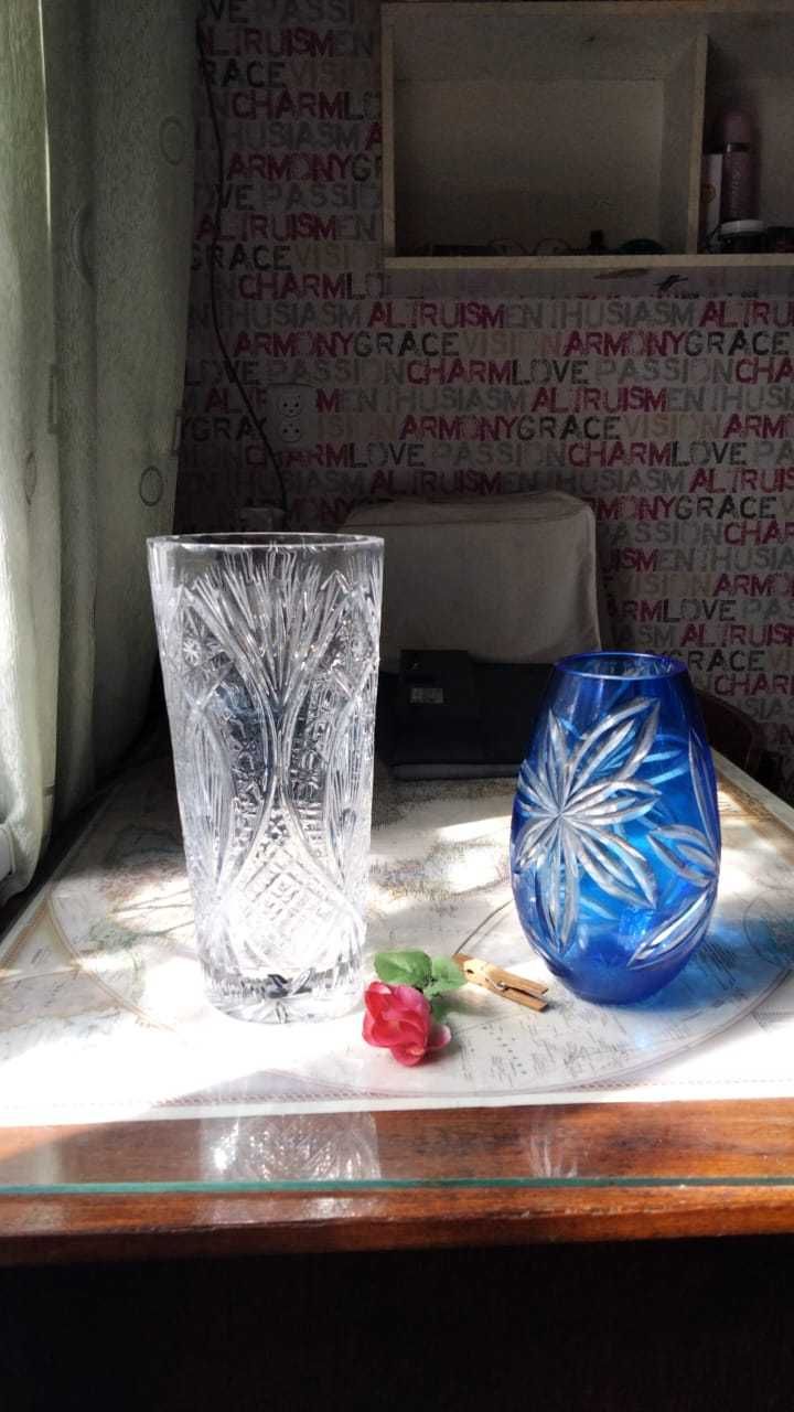 Хрусталь советский хрустальные вазы большие, без сколов и трещин.