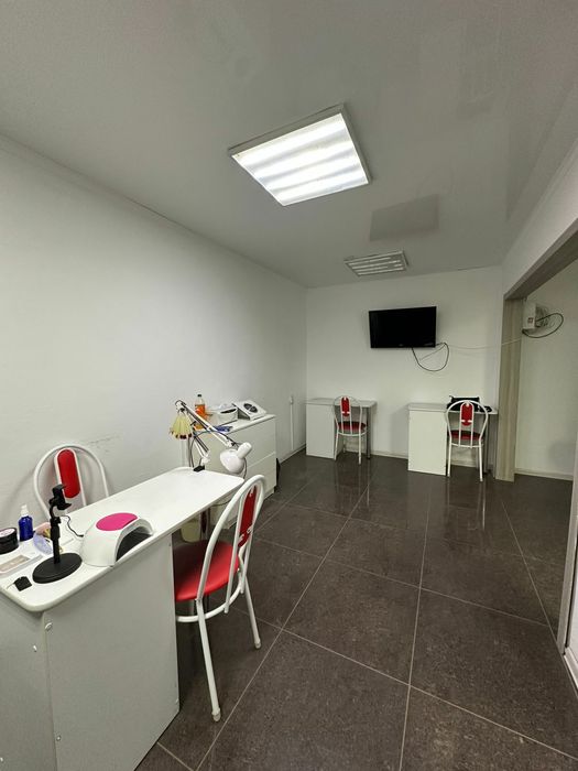 В АРЕНДУ   САЛОН  (помещение)