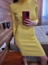Жълта рокля от тънко плетиво