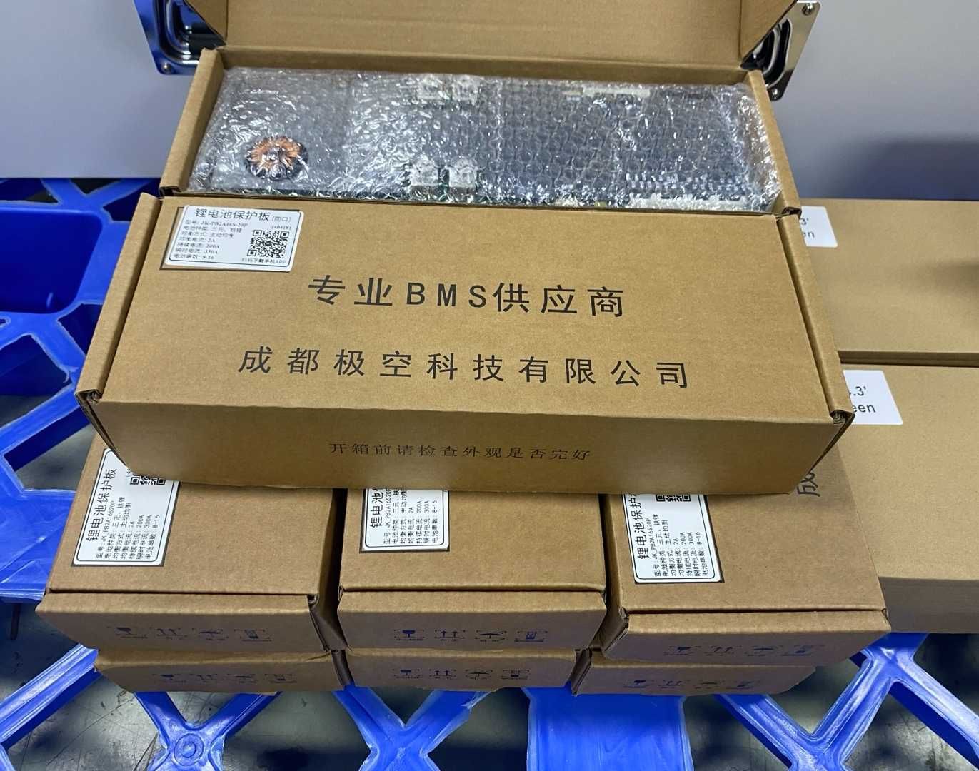 Метални Кутии с JK BMS за 48V Соларни Батерии; за 16S LiFePо4 клетки;