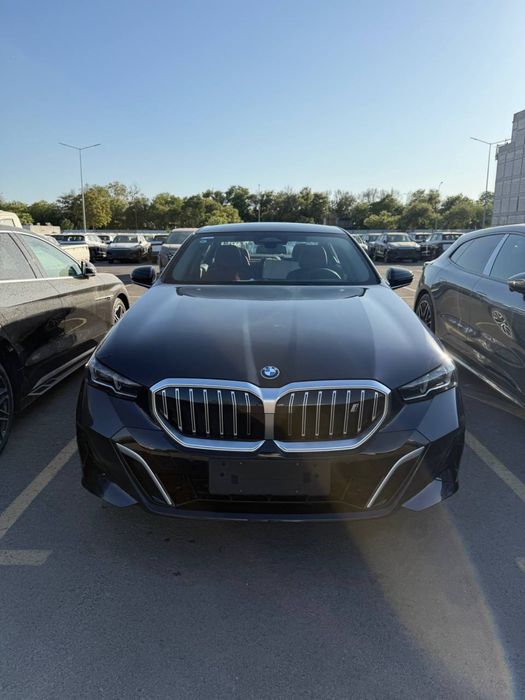 Bmw i5 35L авто кредит нахтга сотилади